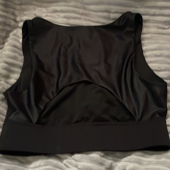 RVCA - Picture 5 of 8